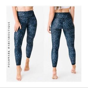 💙🖤 ZYIA CHEETAH